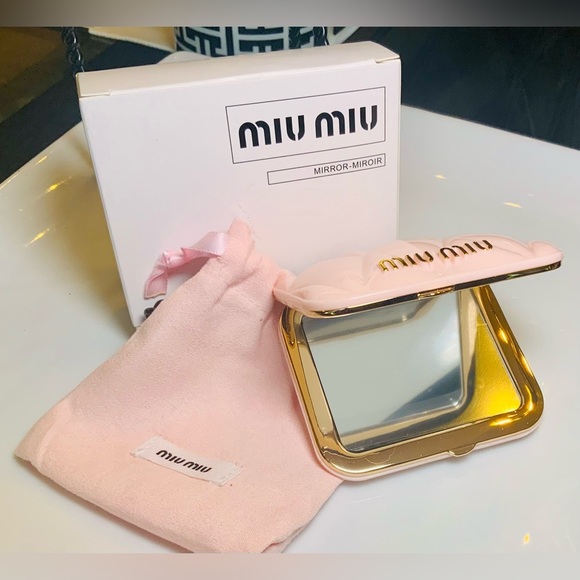 Authentic Miu Miu Pink Modern Quilted Compact Mirror Full Inclusion - Picture 4 of 7